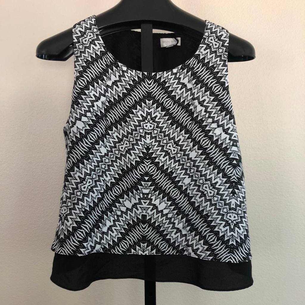 Bisou Bisou Top Large Brand New